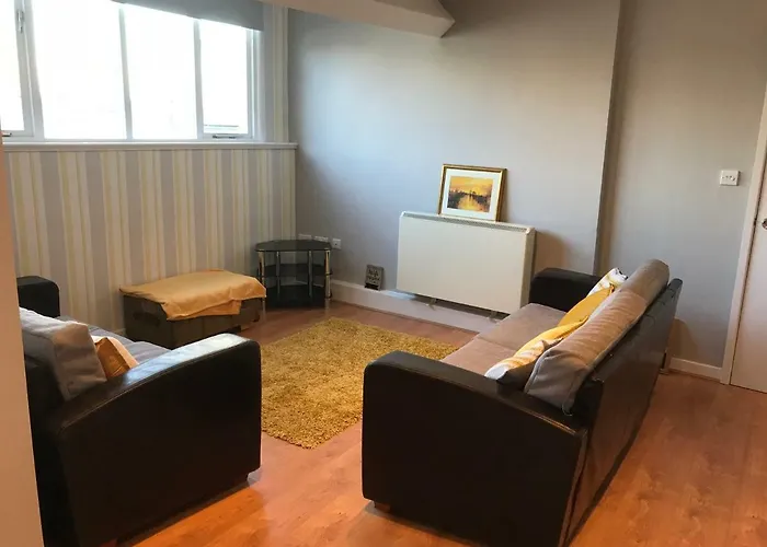 Apartment 5, Cornerhouse Apartments